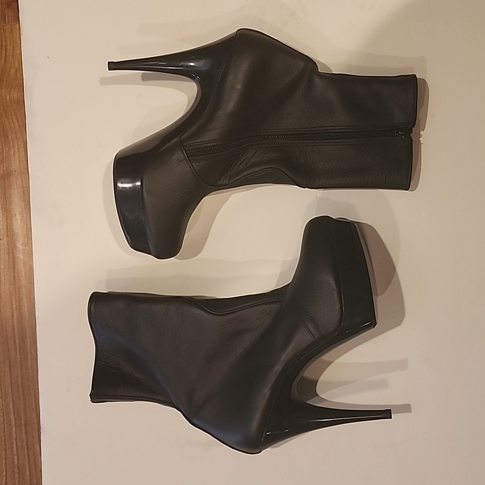 Tony's shoes black leather ankle boots